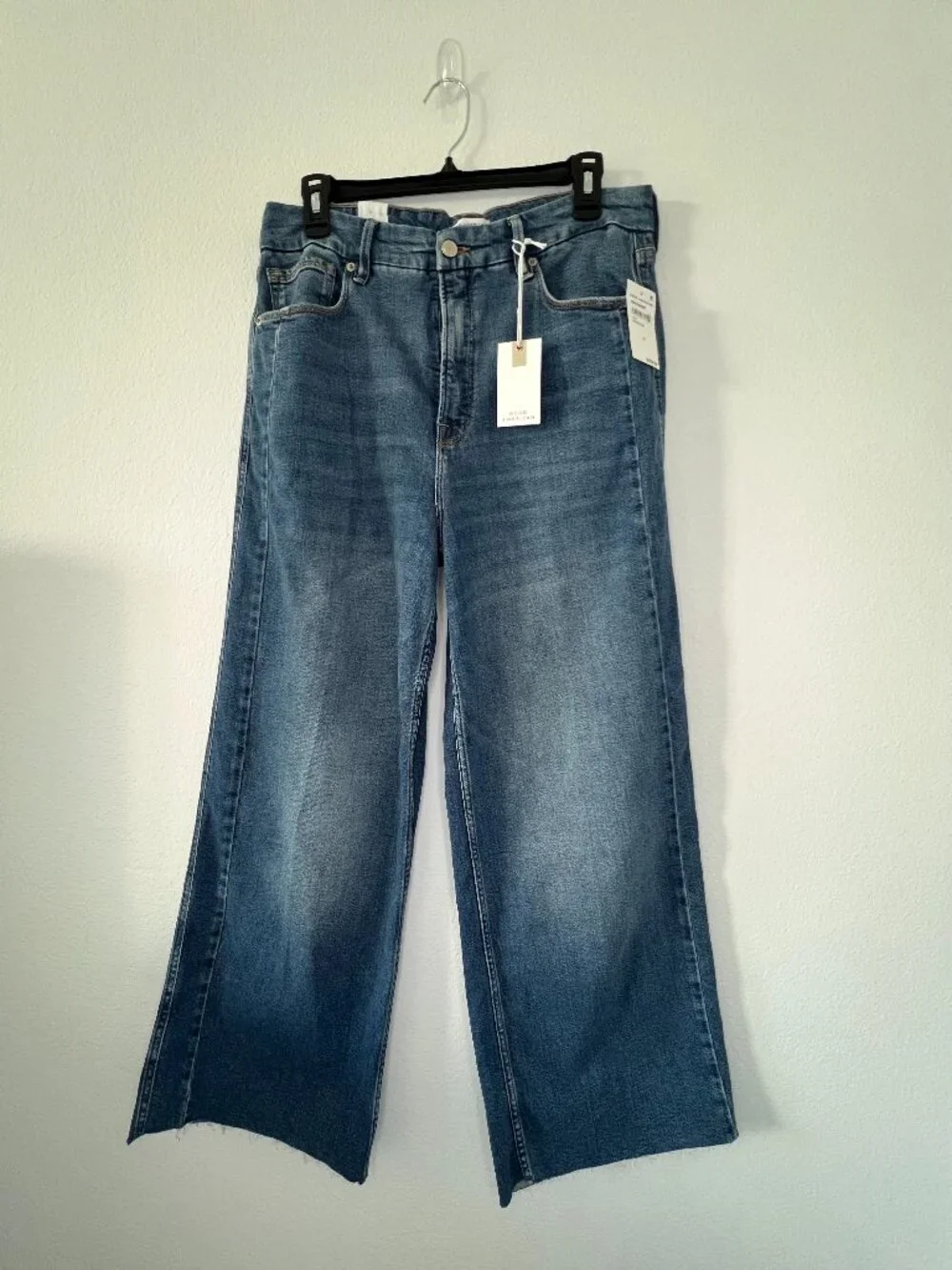 NWT Good American Size 12 Good Skate High Rise Cropped Loose Leg Jeans Raw Hem - Picture 1 of 16